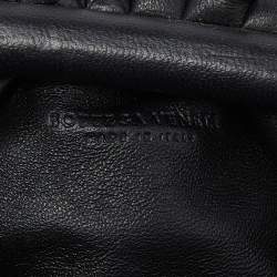 مملوكة مسبقًا Bottega Veneta Black Intrecciato Leather Mini The Pouch Bag