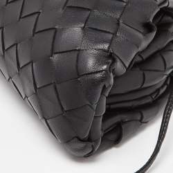 مملوكة مسبقًا Bottega Veneta Black Intrecciato Leather Mini The Pouch Bag