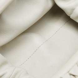 مملوكة مسبقًا Bottega Veneta Off White Intrecciato Leather Mini The Pouch Bag