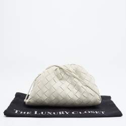 مملوكة مسبقًا Bottega Veneta Off White Intrecciato Leather Mini The Pouch Bag