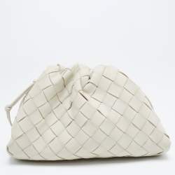 مملوكة مسبقًا Bottega Veneta Off White Intrecciato Leather Mini The Pouch Bag