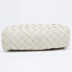 مملوكة مسبقًا Bottega Veneta Off White Intrecciato Leather Mini The Pouch Bag