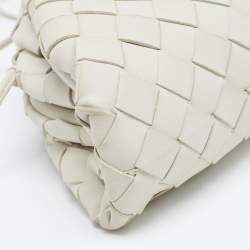 مملوكة مسبقًا Bottega Veneta Off White Intrecciato Leather Mini The Pouch Bag