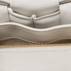 Pre Owned حقيبة كتف بوتيغا فينيتا كاسيت جلد مبطن أبيض