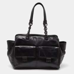 مملوكة مسبقًا Bottega Veneta Black Leather Front Pocket Satchel