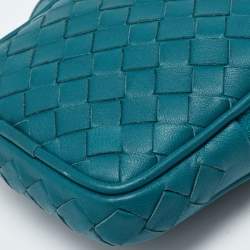 Pre Owned Bottega Veneta Green Intrecciato Leather Zip Strap Pouch