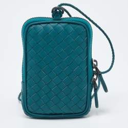 Pre Owned Bottega Veneta Green Intrecciato Leather Zip Strap Pouch