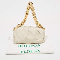 مملوكة مسبقًا Bottega Veneta Off White Leather The Chain Pouch Bag