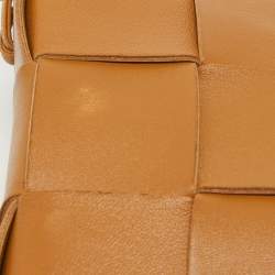 Pre Owned Bottega Veneta Camel Intreccio Leather Cassette Pouch On Strap