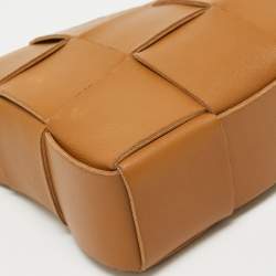 Pre Owned Bottega Veneta Camel Intreccio Leather Cassette Pouch On Strap