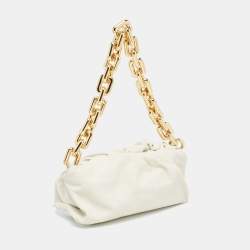 مملوكة مسبقًا Bottega Veneta Off White Leather The Chain Pouch Bag
