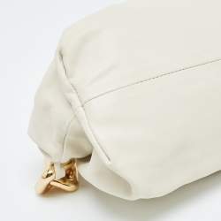 مملوكة مسبقًا Bottega Veneta Off White Leather The Chain Pouch Bag