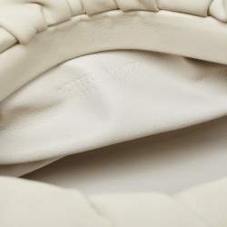 مملوكة مسبقًا Bottega Veneta Off White Leather The Chain Pouch Bag
