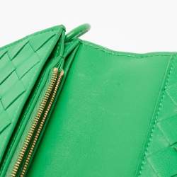 Pre Owned Bottega Veneta Green Intrecciato Leather Flap Wallet On Strap