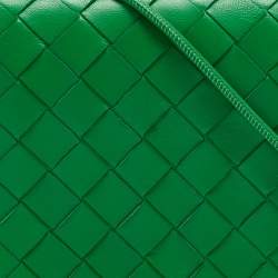 Pre Owned Bottega Veneta Green Intrecciato Leather Flap Wallet On Strap