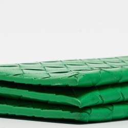 Pre Owned Bottega Veneta Green Intrecciato Leather Flap Wallet On Strap