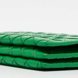 Pre Owned Bottega Veneta Green Intrecciato Leather Flap Wallet On Strap