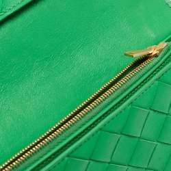 Pre Owned Bottega Veneta Green Intrecciato Leather Flap Wallet On Strap