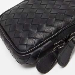 Pre Owned Bottega Veneta Black Intrecciato Leather Zip Strap Pouch