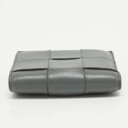 مملوكة مسبقًا محفظة بوتيغا فينيتا كاسيتا جلد إنترشياتو بنفسجي فاتح