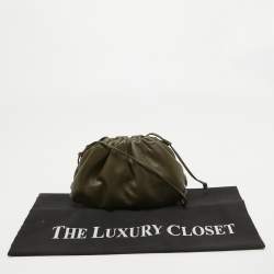 مملوكة مسبقًا حقيب�ة بوتيغا فينيتا بوش جلد أحمر داكن صغيرة