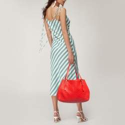 مملوكة مسبقًا Bottega Veneta Red Intrecciato Leather Cesta Bag