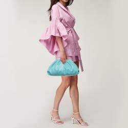 مملوكة مسبقًا Bottega Veneta Blue Leather Classic Pouch 