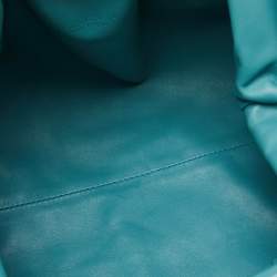 مملوكة مسبقًا Bottega Veneta Blue Leather Classic Pouch 