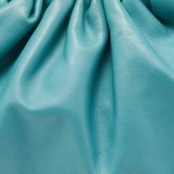 مملوكة مسبقًا Bottega Veneta Blue Leather Classic Pouch 