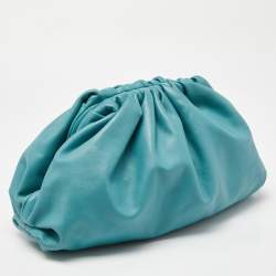 مملوكة مسبقًا Bottega Veneta Blue Leather Classic Pouch 