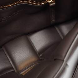 مملوكة مسبقًا Bottega Veneta Dark Brown Padded Leather Cassette Shoulder Bag