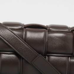 مملوكة مسبقًا Bottega Veneta Dark Brown Padded Leather Cassette Shoulder Bag
