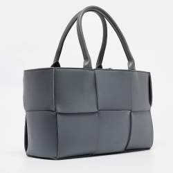 Pre Owned Bottega Veneta Ash Blue Intrecciato Leather Medium Arco Tote
