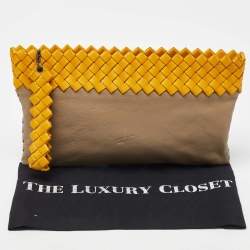 Pre Owned Bottega Veneta Beige/Yellow Leather Wristlet Clutch