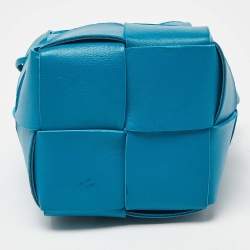 Pre Owned Bottega Veneta Blue Intreccio Leather Mini Cassette Bucket Bag
