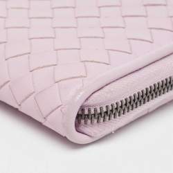 مملوكة مسبقًا Bottega Veneta Lilac Intrecciato Leather Zip Around Wallet