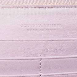 مملوكة مسبقًا Bottega Veneta Lilac Intrecciato Leather Zip Around Wallet