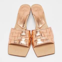 مملوكة مسبقًا Bottega Veneta Rose Gold Intrecciato Leather Slide Sandals Size 39