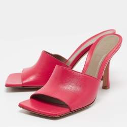مملوكة مسبقًا Bottega Veneta Red Leather Slide Sandals Size 38.5