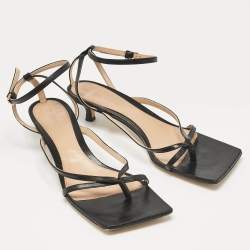 مملوكة مسبقًا Bottega Veneta Black Leather Strech Ankle Strap Sandals Size 38