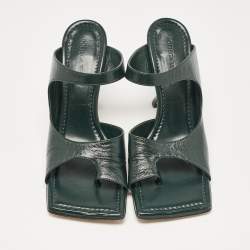 مملوكة مسبقًا Bottega Veneta Green Leather Toe Ring Slide Sandals Size 38.5