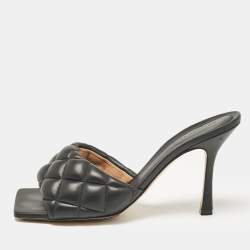 مملوكة مسبقًا Bottega Veneta Black Leather Lido Slide Sandals Size 39.5