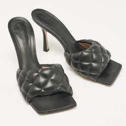 مملوكة مسبقًا Bottega Veneta Black Leather Lido Slide Sandals Size 39.5