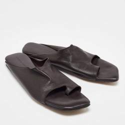 مملوكة مسبقًا Bottega Veneta Dark Brown Leather Flat Mules Size 39.5
