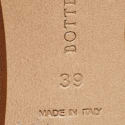 مملوكة مسبقًا Bottega Veneta White Intrecciato Leather Slide Sandals Size 39