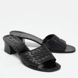 مملوكة مسبقًا Bottega Veneta Black Intrecciato Leather Slide Sandals Size 40.5