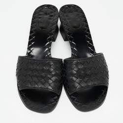 مملوكة مسبقًا Bottega Veneta Black Intrecciato Leather Slide Sandals Size 40.5
