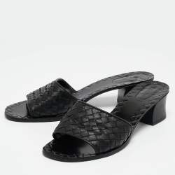 مملوكة مسبقًا Bottega Veneta Black Intrecciato Leather Slide Sandals Size 40.5