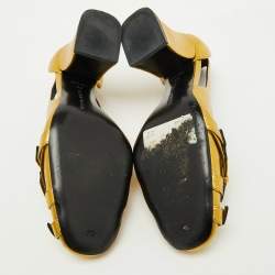 مملوكة مسبقًا Bottega Veneta Gold Leather Buckle Detail Block Heel Pumps Size 36