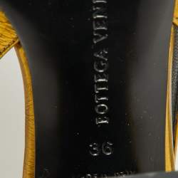 مملوكة مسبقًا Bottega Veneta Gold Leather Buckle Detail Block Heel Pumps Size 36